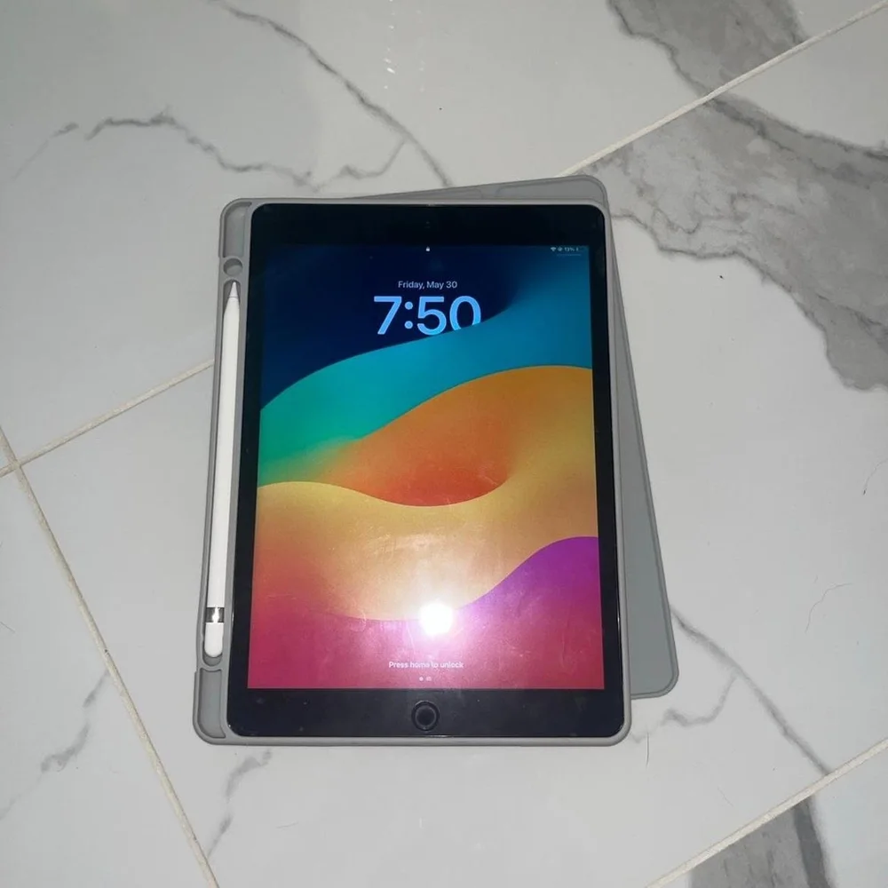 Stylish White Tablet Stylus